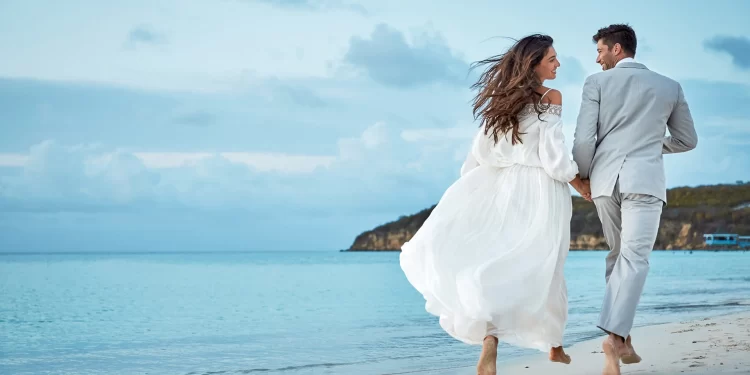 Sunsets, Picnics, and Sunrises: Unforgettable Dates by the Sea