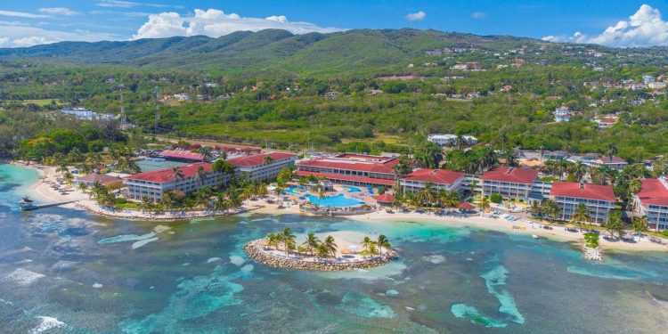Escape to Paradise at Catalonia Montego Bay – Your Perfect Jamaican Getaway
